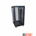 Gabinete de Piso 42RU TOTEN G3.6042.9601 con puertas microperforadas, paneles desmontables y ruedas para instalación de red profesional.