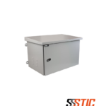 Gabinete compacto para exteriores Finen OC-6406 de 6 RU con protección IP55 y pintura RAL 7035.
