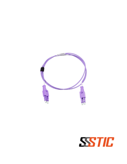 Jumper de fibra óptica Siemon BladePatch OM4 LC a LC dúplex de 3 metros, color violeta con tecnología push-pull.