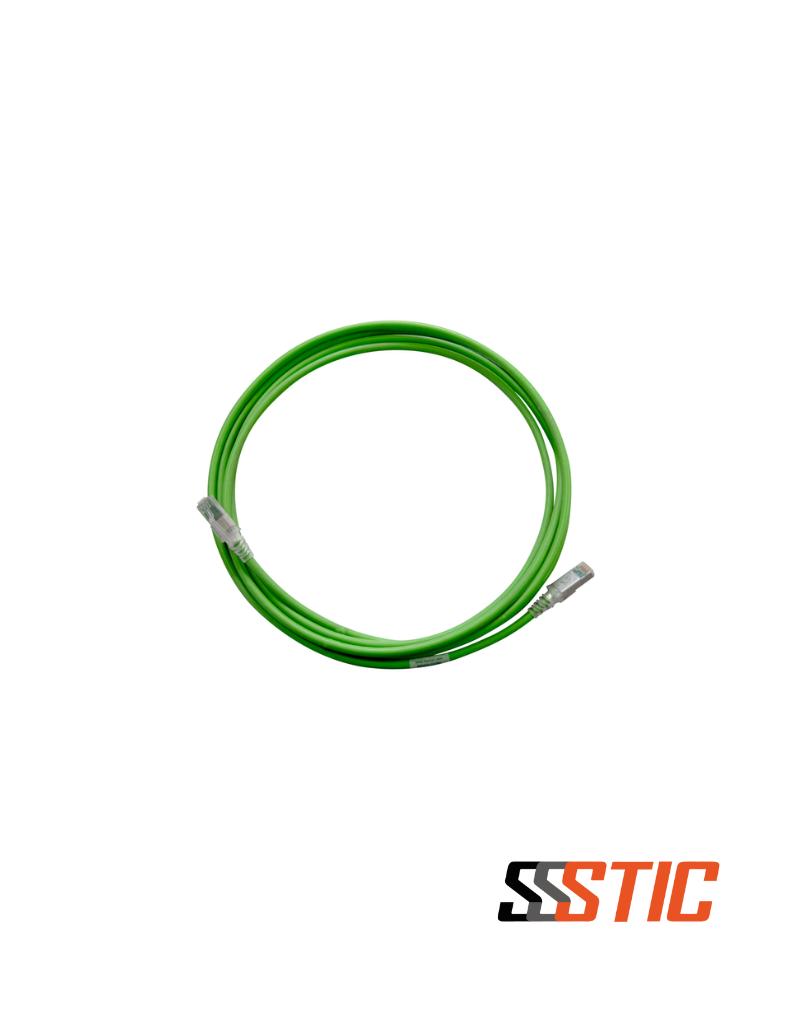 Patch cord blindado Siemon Z-MAX Categoría 6A de 3 metros, color verde con chaqueta LSZH para redes de misión crítica.