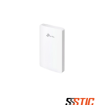 Punto de acceso Wi-Fi 6 de pared TP-Link Omada EAP615-Wall con 4 puertos Gigabit y diseño compacto para cajas de pared estándar.