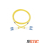 Jumper o patch cord de fibra óptica monomodo dúplex marca Khomax de 5 metros, con conectores LCUPC a LCUPC y chaqueta amarilla de 3mm LSZH